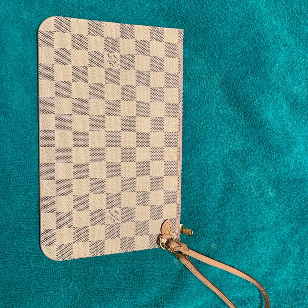Lois Vuitton Neverfull Azur Damier Pouch